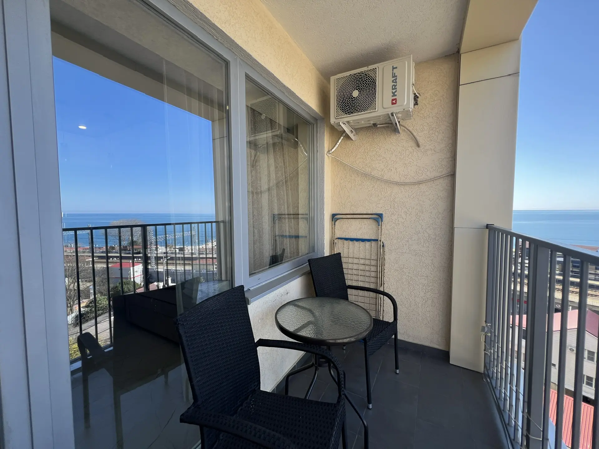 . Квартира в многоквартирном доме Светлая студия на первой береговой линии. Дагомыс