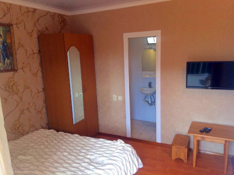 Однокомнатный номер для размещения 2-4-х человек. Гостевой дом "Карина". Вардане