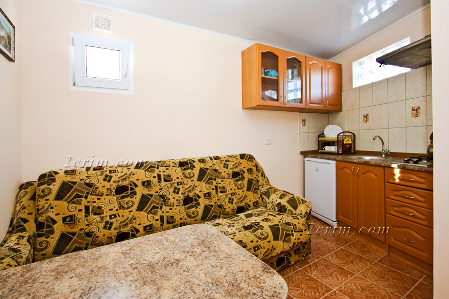 2-х комнатный 4-5-ти местный номер. Гостевой дом "Крымский кораблик". Орджоникидзе