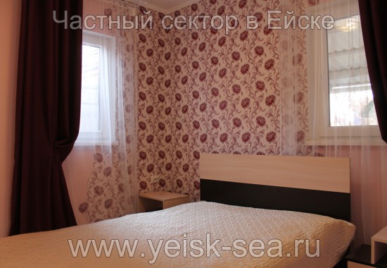 Отдельный дом на 4 человека. Гостевой дом на Кропоткина 39. Ейск