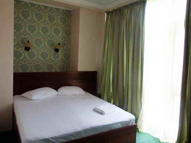 2-местный номер. Отель "Индисан". Гагра