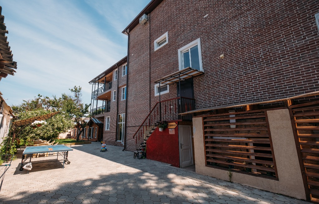 . Гостевой дом ЭдиРоз . Анапа