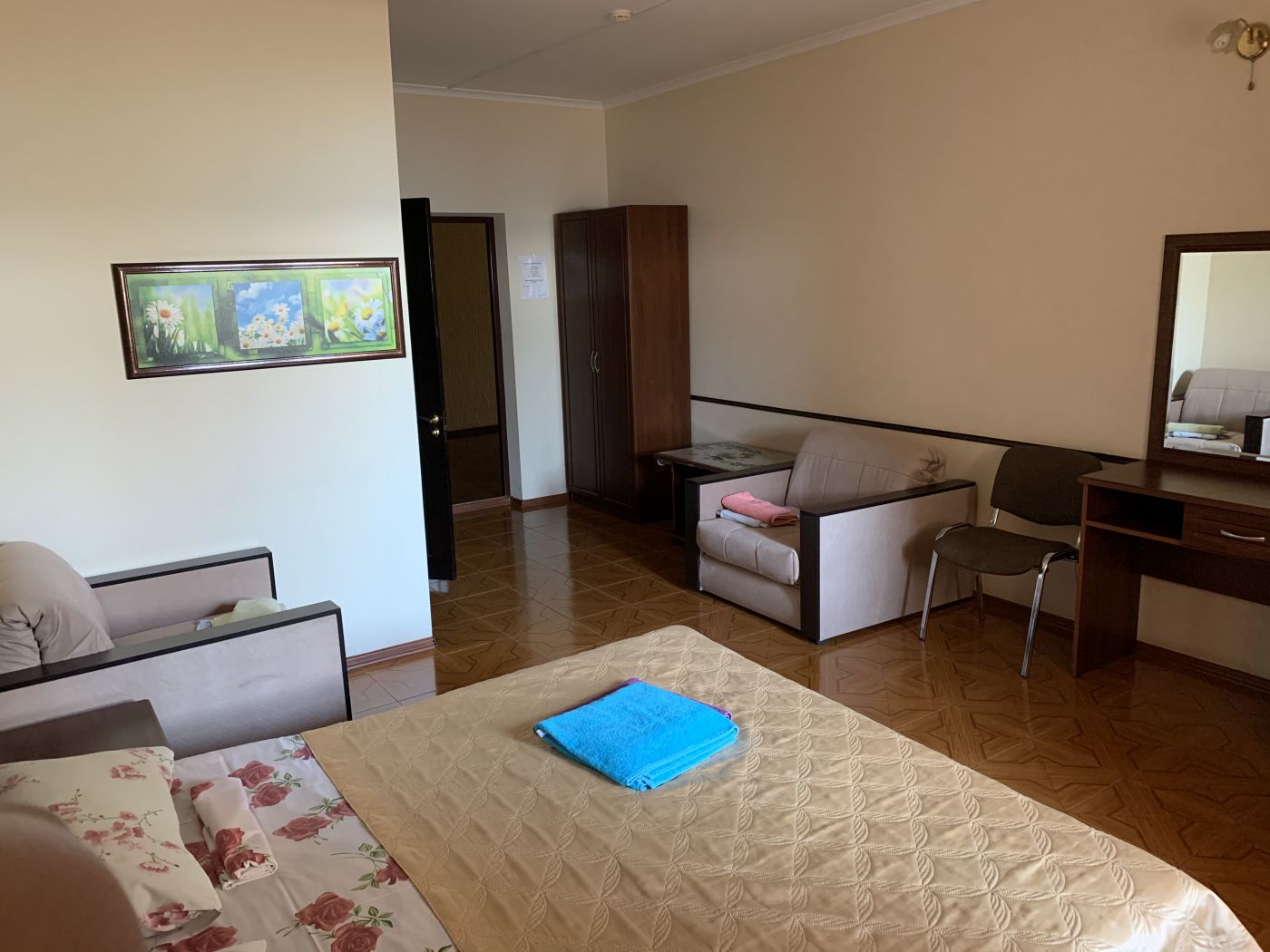 . Гостиница "Посейдон". Новомихайловский