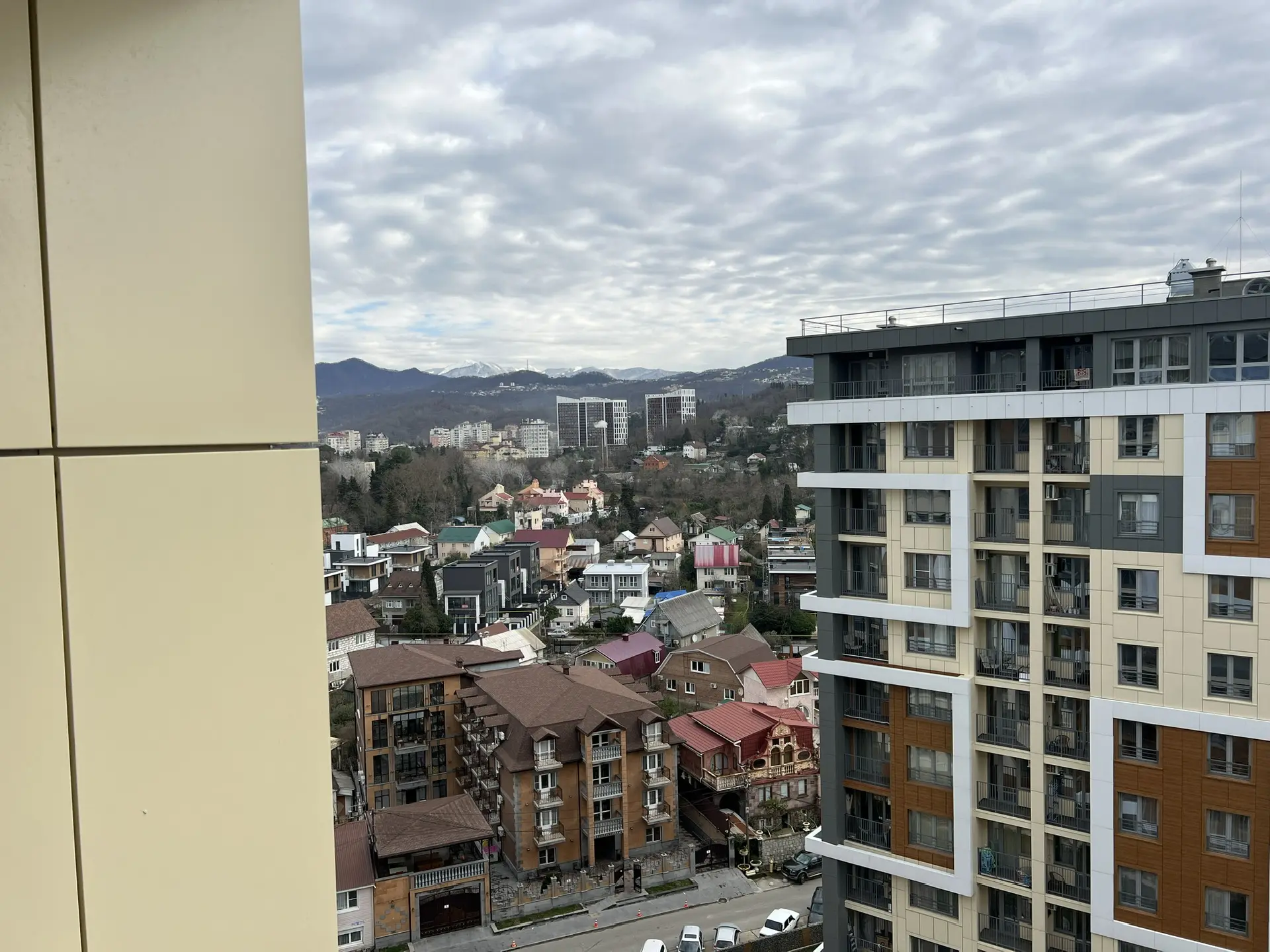 . Квартира в многоквартирном доме Апартаменты с отдельной спальней и видом на горы. Дагомыс