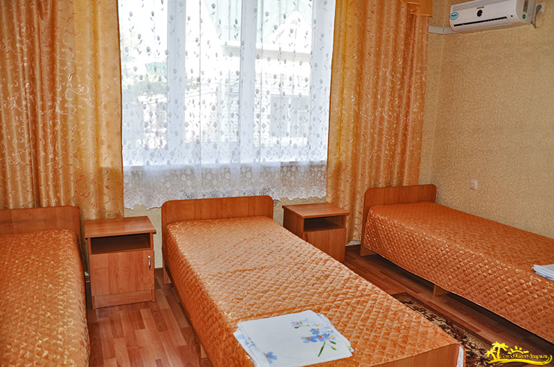 Стандарт 4-х местный. Гостевой дом Южанка. Витязево