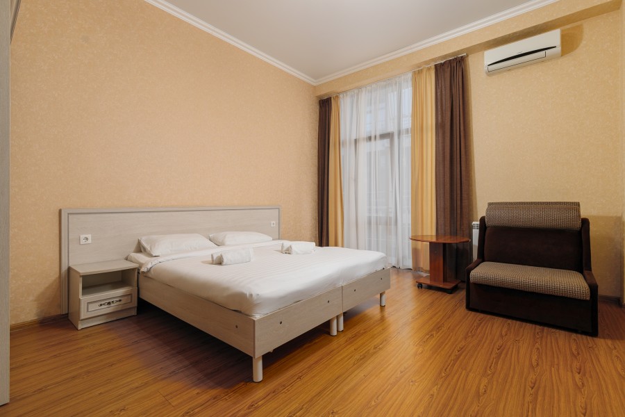 Номер комфорт с балконом для 3 гостей. Гостевой дом Ева. Адлер