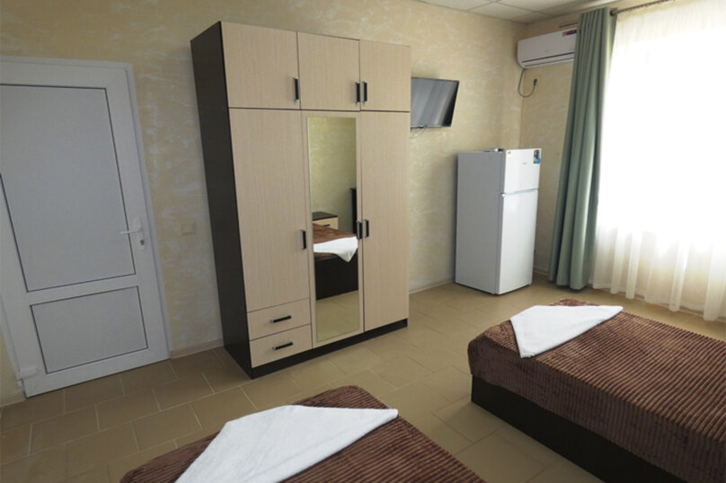 . Гостевой дом Горизонт. Голубицкая