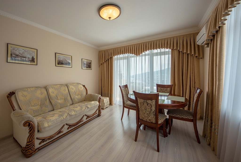 2-х комнатные апартаменты Люкс №13/2. Гостевой дом "Yellow Submarine". Массандра