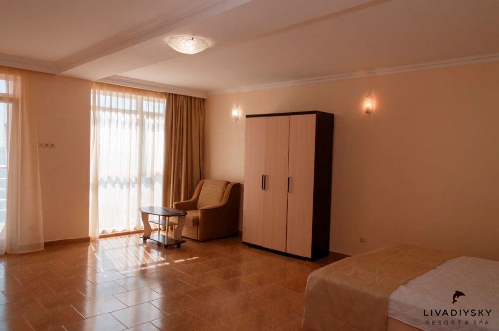 Полулюкс. Арт-отель «Азор». Ливадия