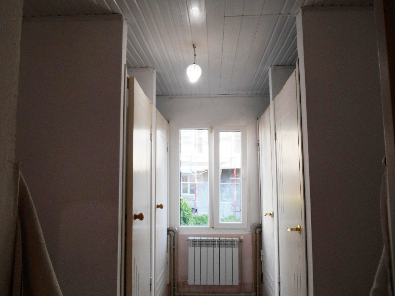 3-х местный номер Эконом. Гостевой дом "У Нели" . Адлер