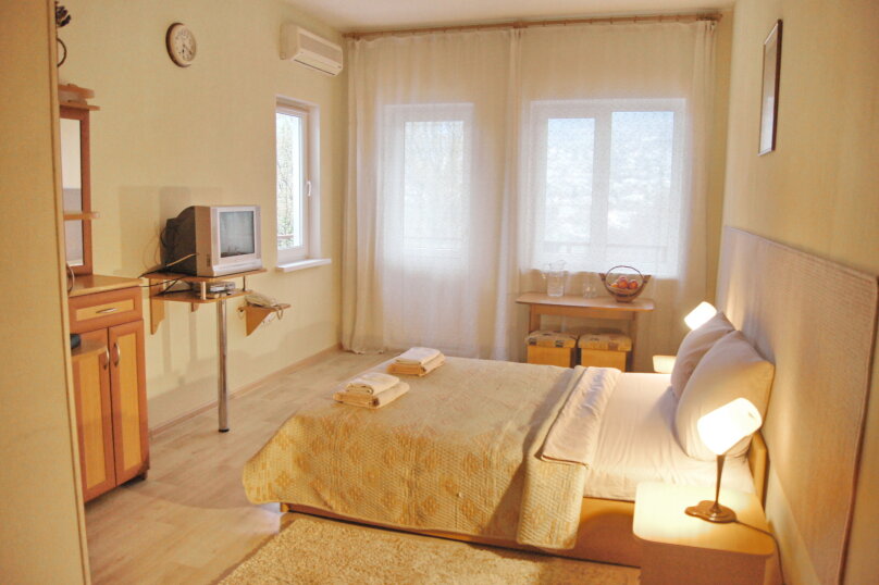 Стандартный двухместный номер с видом на море. Частный сектор Дача Вернадского. Ялта