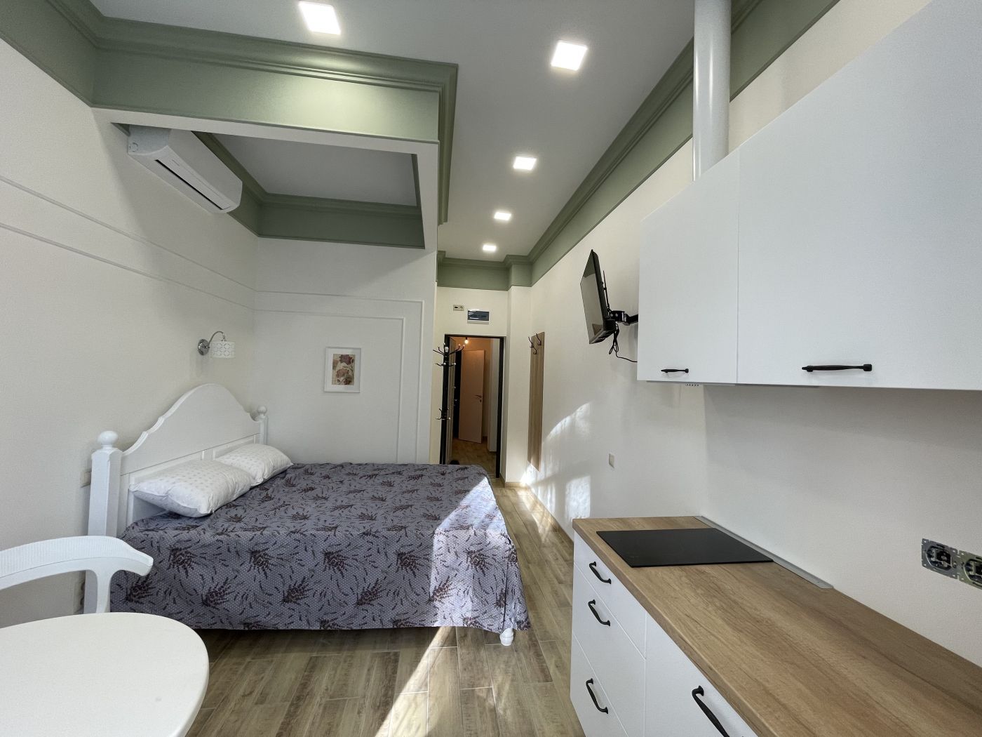 . Квартира в многоквартирном доме Апартамент-студия. Ливадия