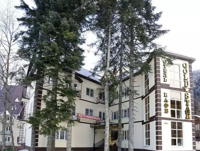 . Отель «GOLD STAR». Домбай-гостиницы