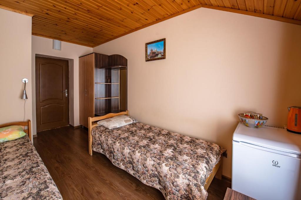 Трёхместный. Гостевой дом "Мария". Лазаревское Трёхместный. Гостевой дом "Мария". Лазаревское