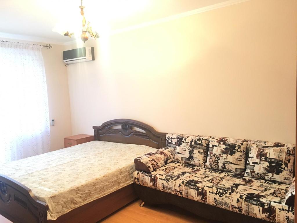 . Квартира в многоквартирном доме Однокомнатная квартира - Сухум. Сухум