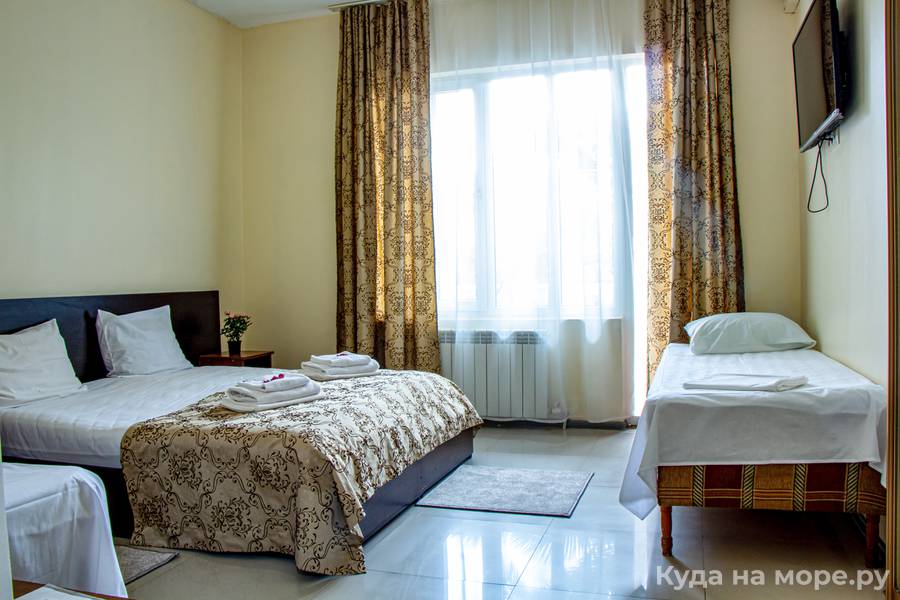 Семейный с балконом. Семейный клуб-отель «Мадагаскар». Дагомыс