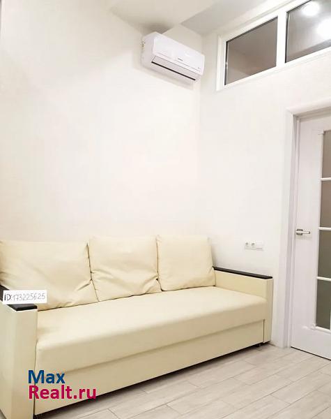 Квартира, 2-комнатная, Навагинская улица, 16. Квартира в многоквартирном доме в Центральном и Хостинском районе города Сочи.. Сочи