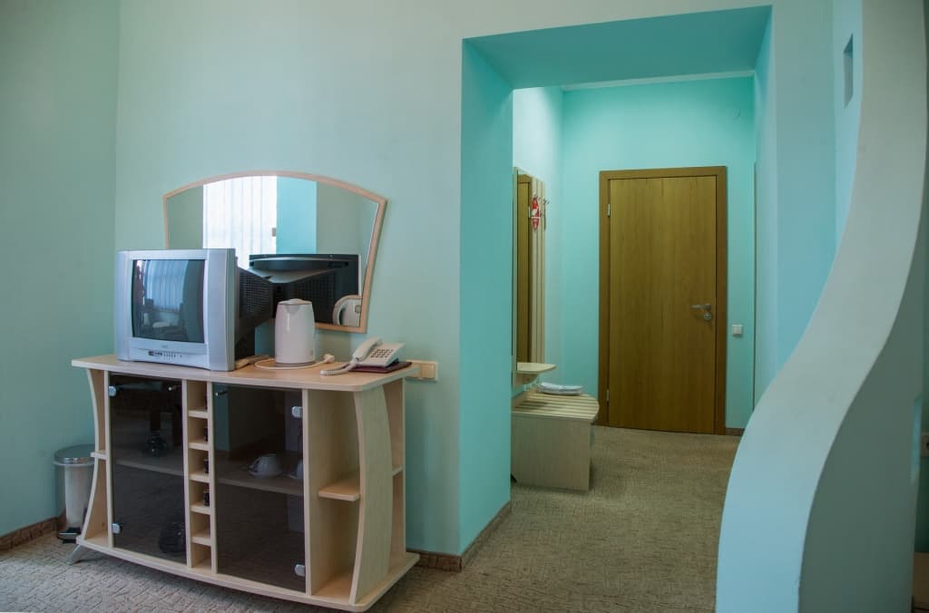 ПОЛУЛЮКС №3. Гостиница Аквилон. Алупка