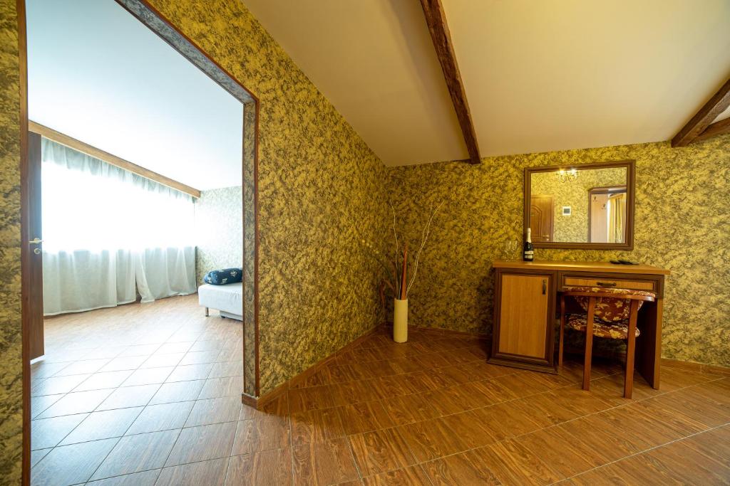 Люкс с 2 спальнями. Отель Атмосфера. Кабардинка