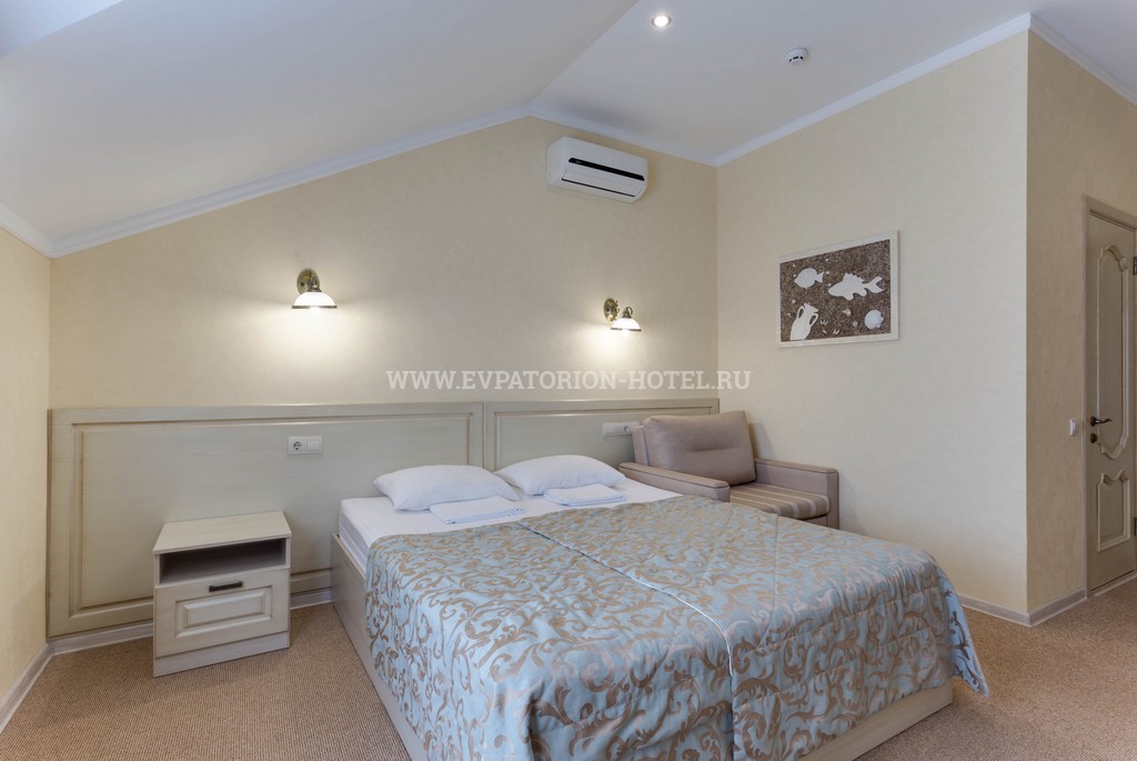 Номер Люкс. Бутик-отель "Евпаторион". Заозерное