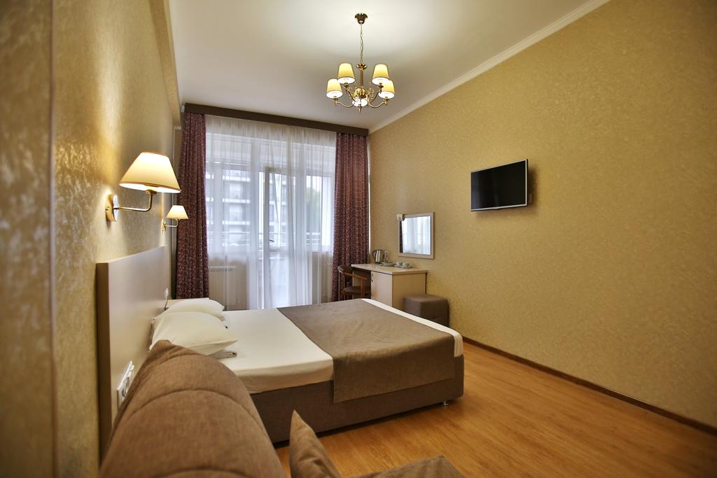 Стандартный двухместный номер с 1 кроватью или 2 отдельными кроватями и балконом. Отель Морская звезда . Адлер Стандартный двухместный номер с 1 кроватью или 2 отдельными кроватями и балконом. Отель Морская звезда . Адлер