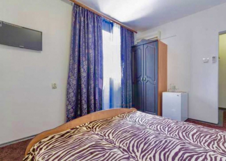 Трехместный полулюкс 1 и 2 этаж. Гостиница "Алекс". Витязево