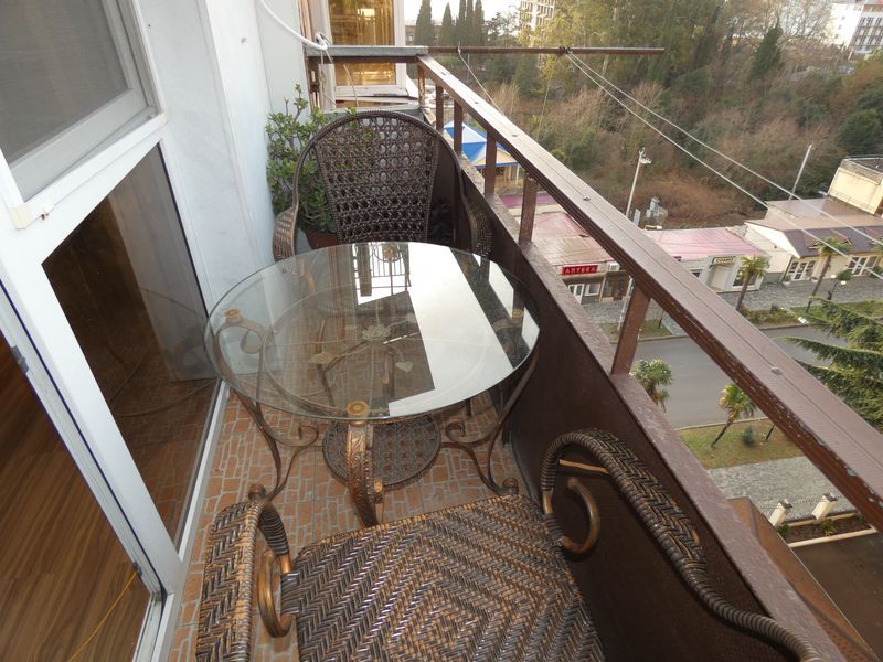 3х-комнатная квартира. Квартира в многоквартирном доме Квартира Абазгаа 59/1 . Гагра