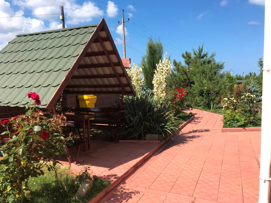 . Отель У Моря с бассейном. Евпатория