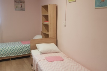 Шестиместный номер для женщин, Койко-место. Хостел "CENTR TOWN". Сочи Шестиместный номер для женщин, Койко-место. Хостел "CENTR TOWN". Сочи