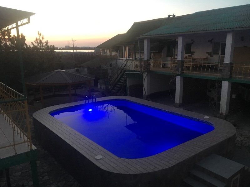 . Гостиница "Шторм". Евпатория