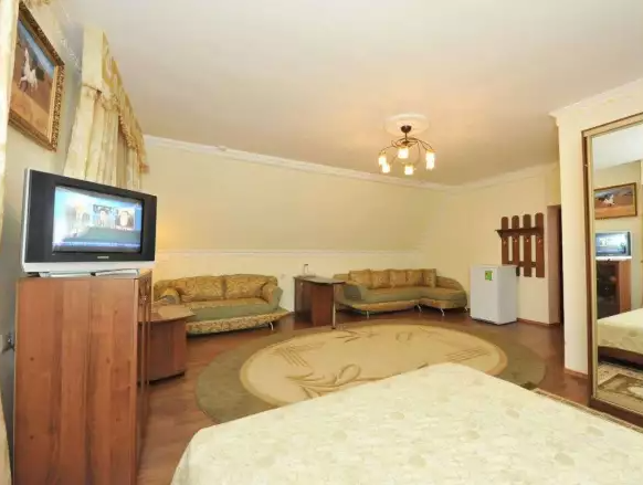 «Люкс» однокомнатный (Главный корпус). Гостиница «Кристалл». Домбай-гостиницы