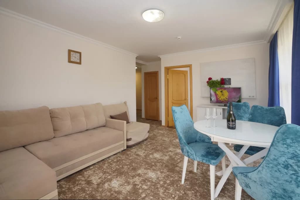 Люкс двухкомнатный. Отель "Центральный". Геленджик