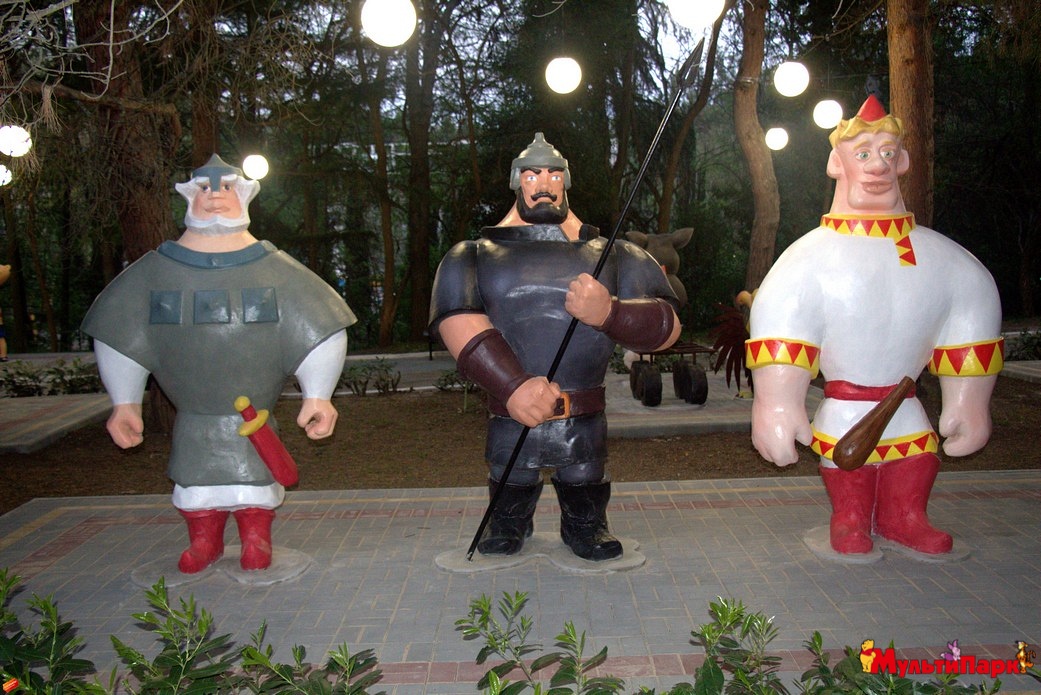 Фото героев из развлекательного центра «Мультипарк» взято с сайта: http://mult-park.ru/