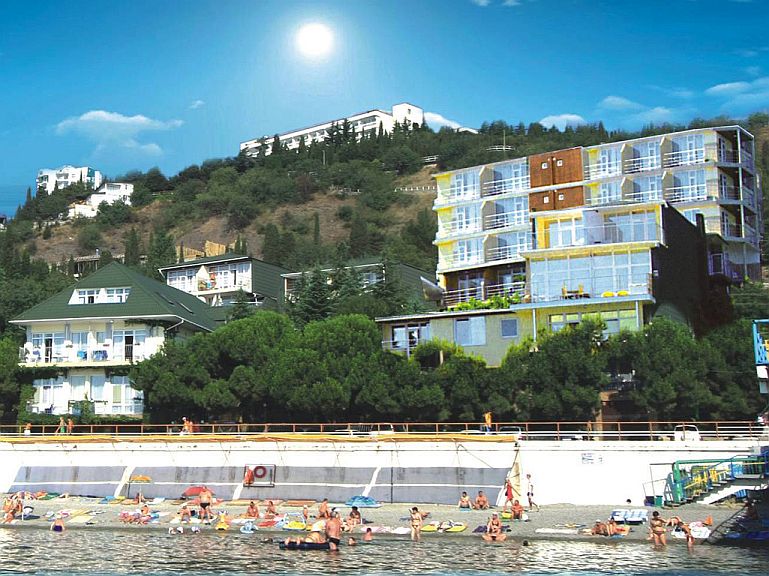 . Гостевой дом "Рай". Алушта