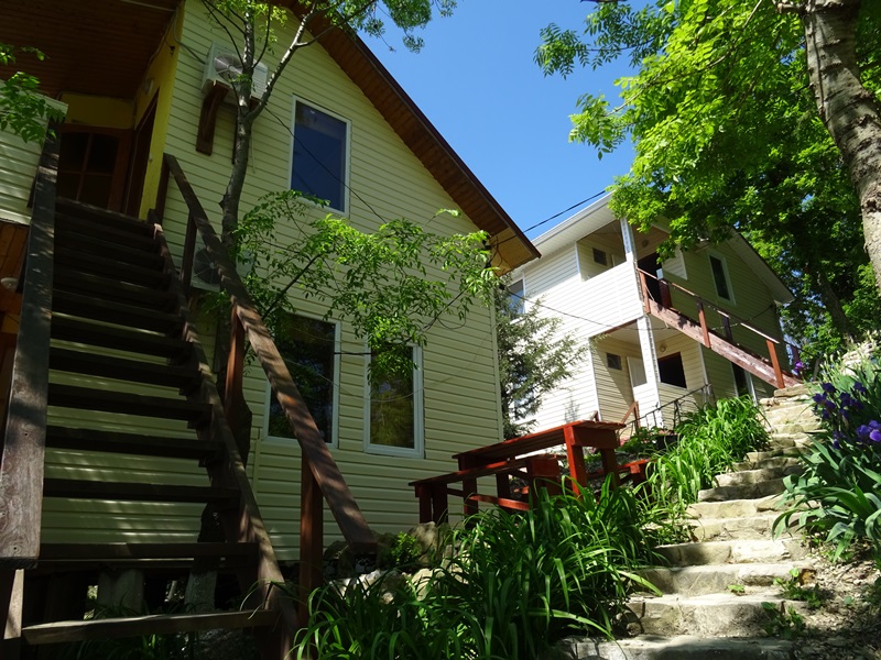 . База отдыха 《КАМЕЛИЯ》. Лермонтово