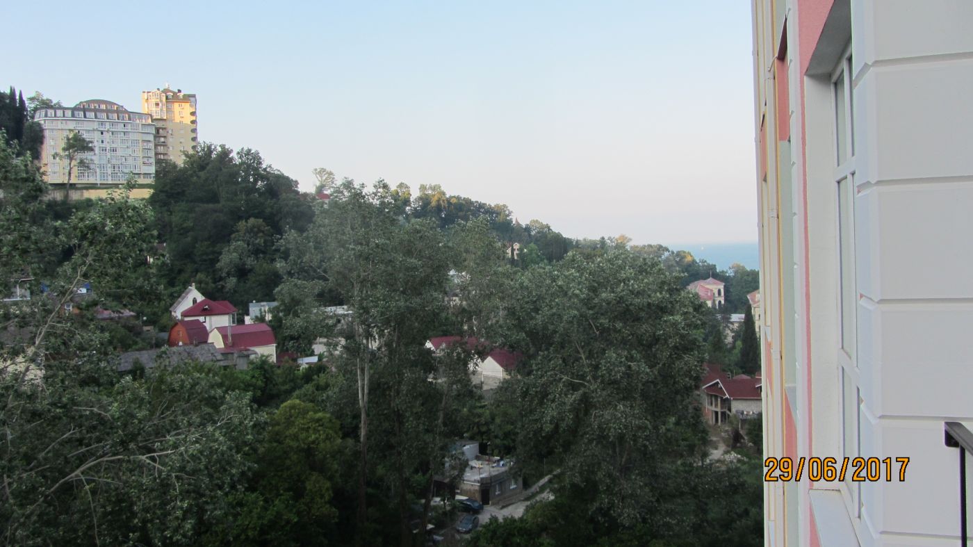 . "Квартира-студия с отдельной спальней". Хоста