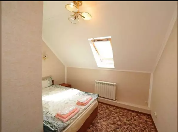 Мансарда двухместная кровать полуторка. Отель «Альпина». Эльбрус - гостиницы