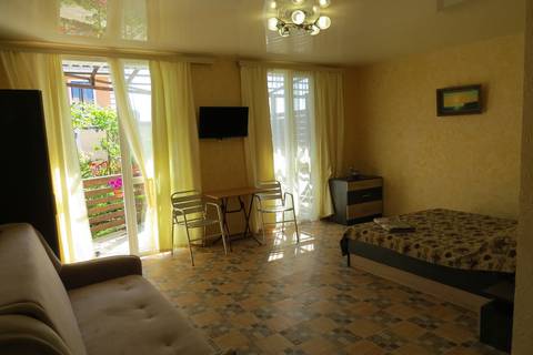 Студия 4-х местная. Вилла "Лилия". Евпатория