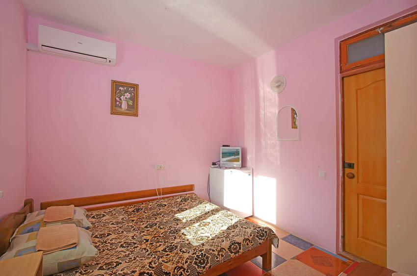 2-местный улучшенный. Гостевой дом «Белый». Саки