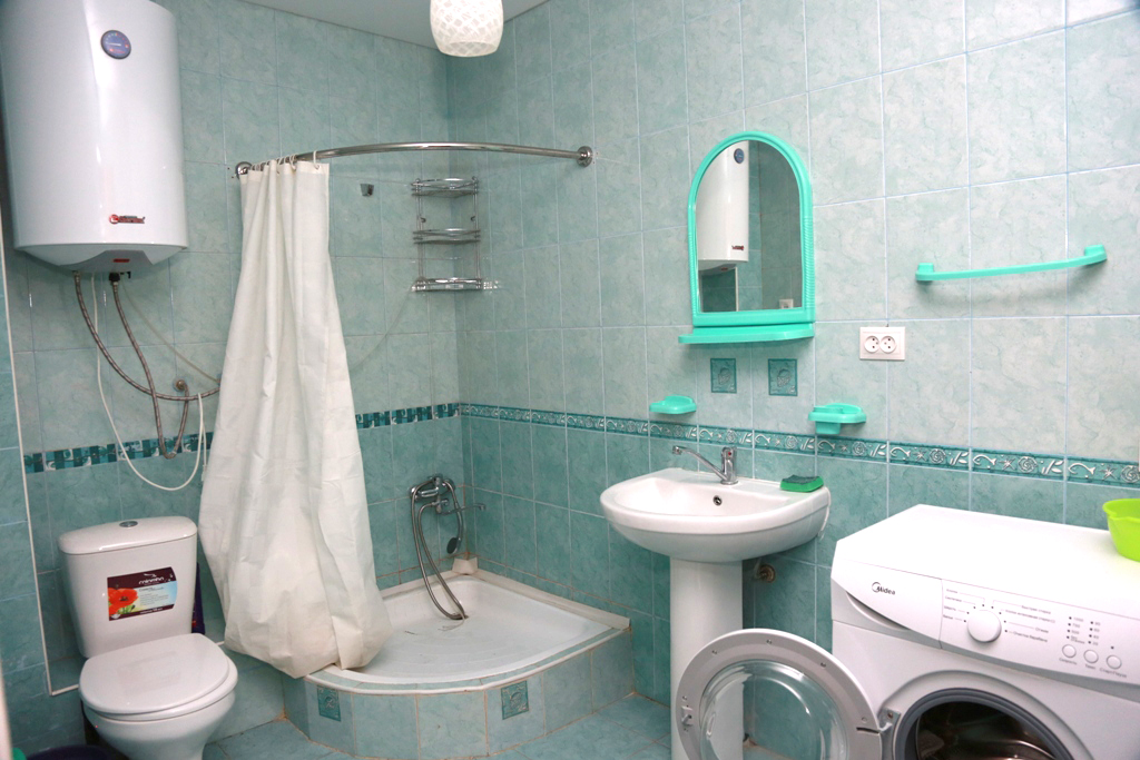 . Квартира в многоквартирном доме 2-комнатная Квартира. Сухум