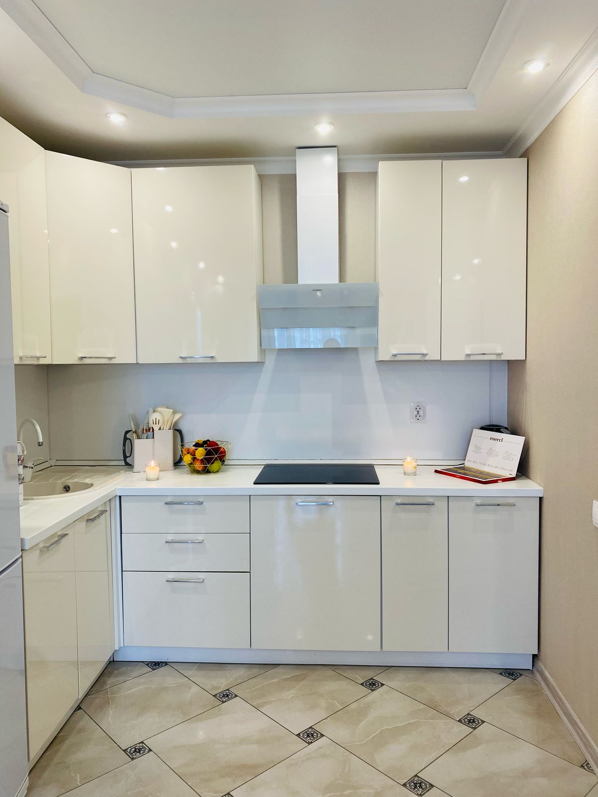 . Квартира в многоквартирном доме Квартира у моря на Мурата Ахеджака 16. Новороссийск