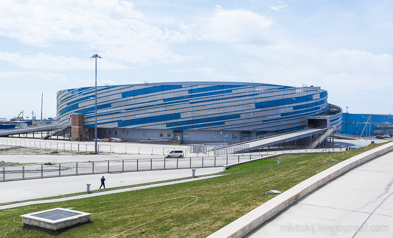 Фото ледовой арены Шайба взято с сайта: олимпийский-парк.рф