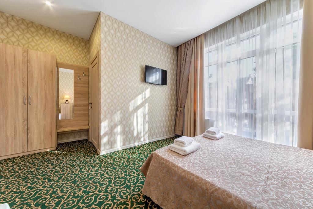 Стандарт 3х-местный с террасой. Отель Премьер. Геленджик