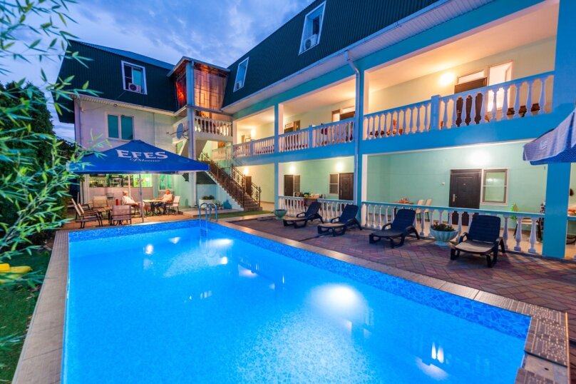 . Гостиница "Морская". Новомихайловский