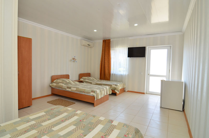 3-местный номер. Гостевой дом «Риф». Заозерное