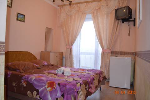 Номер 2-х местный «Розовый». Гостевой дом «Виктория» - Заозерное. Заозерное