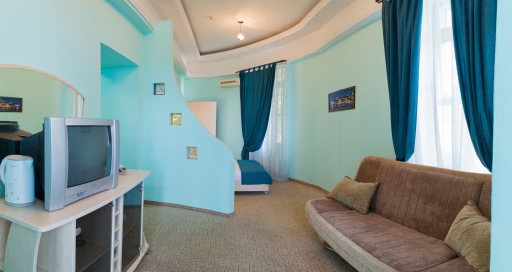 ПОЛУЛЮКС №3. Гостиница Аквилон. Алупка