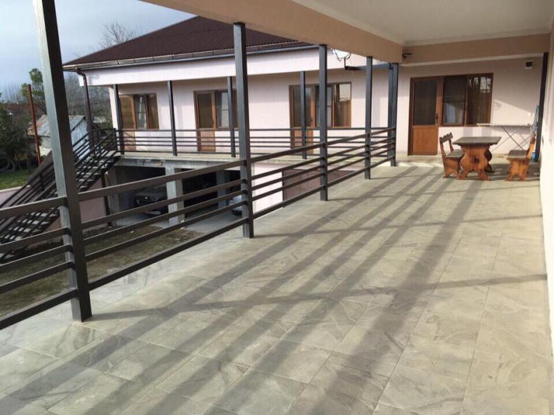 . Гостевой дом "Киараз" . Гудаута