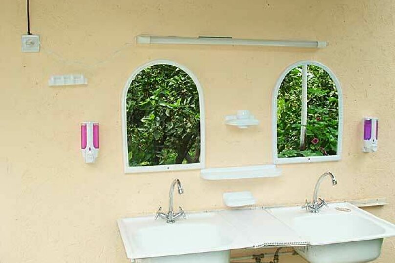 . Гостевой дом "Аист". Новый Афон