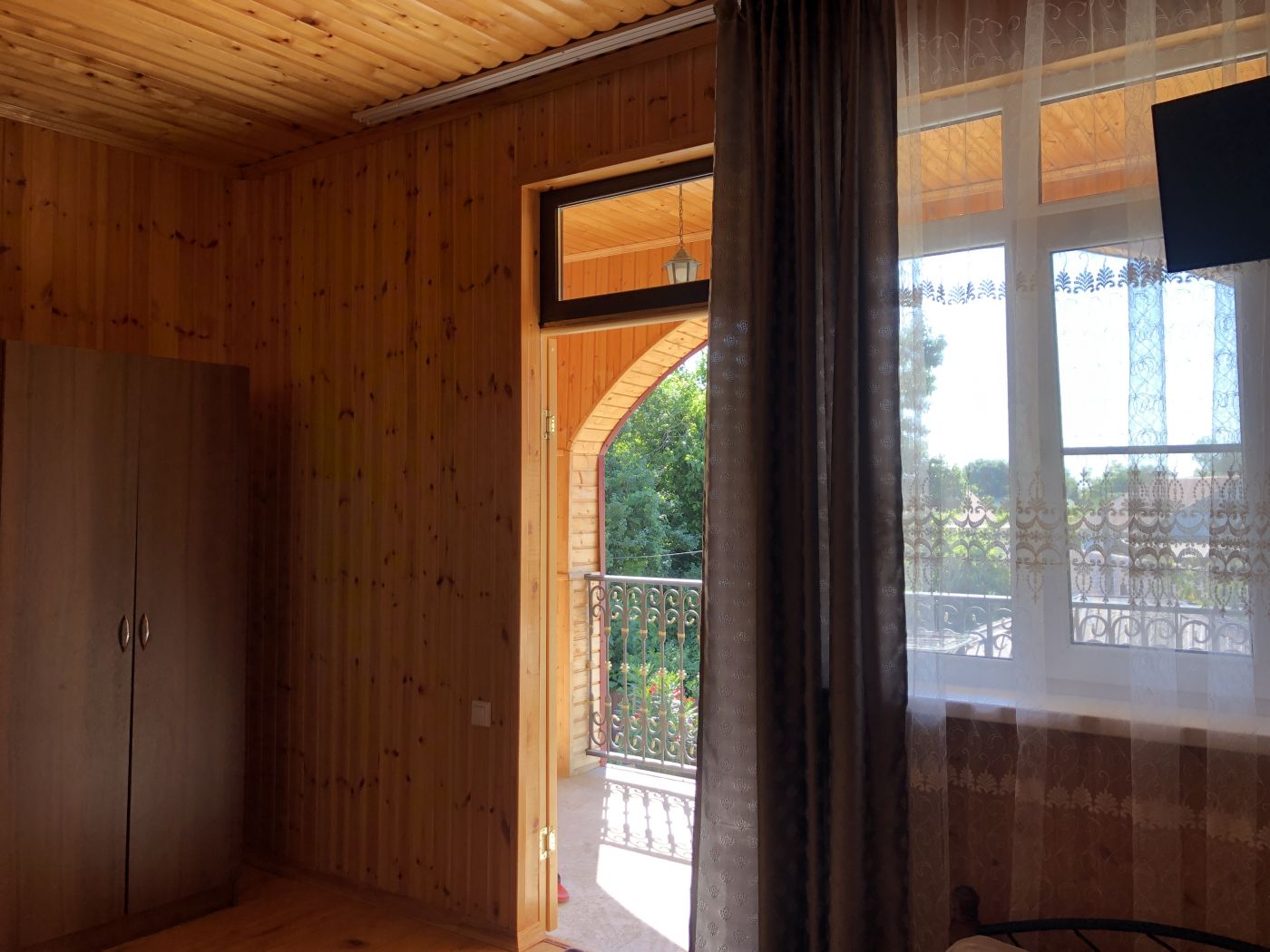 . Гостевой дом “Leon”. Пицунда